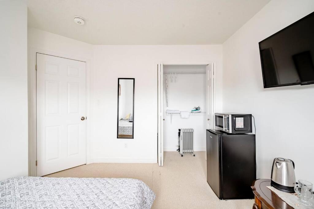 Nimo Homestay Guelph Zewnętrze zdjęcie